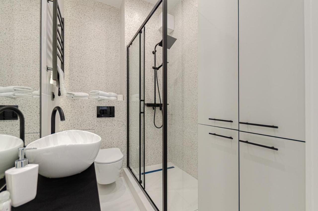 Petrovdom 166-3B In Beautiful Apartments In Rc "Yaroslaviv Grad" Κίεβο Εξωτερικό φωτογραφία