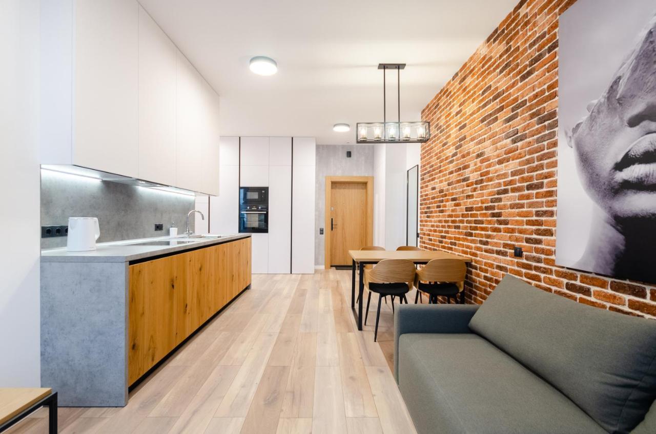 Petrovdom 166-3B In Beautiful Apartments In Rc "Yaroslaviv Grad" Κίεβο Εξωτερικό φωτογραφία
