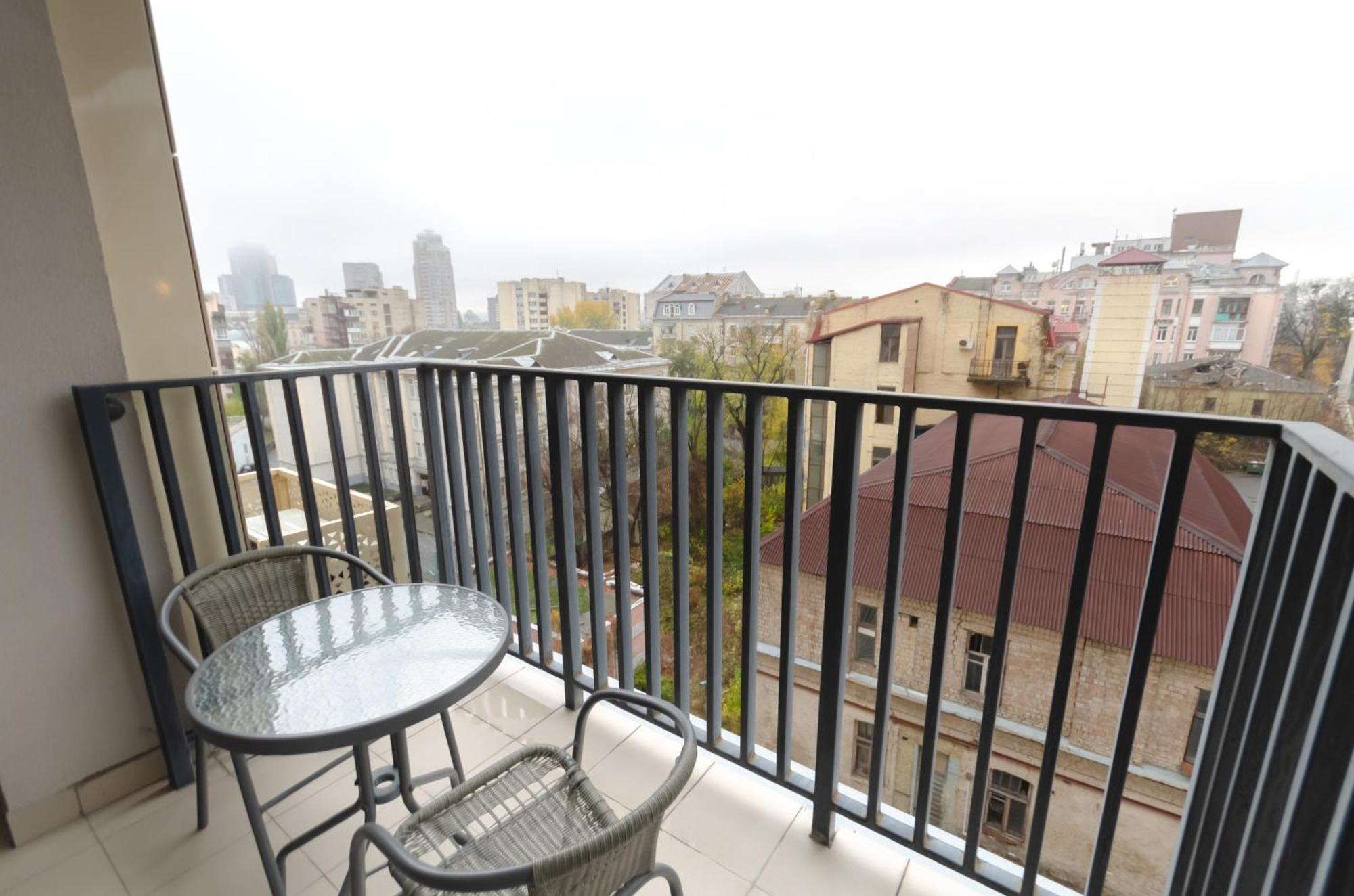 Petrovdom 166-3B In Beautiful Apartments In Rc "Yaroslaviv Grad" Κίεβο Εξωτερικό φωτογραφία